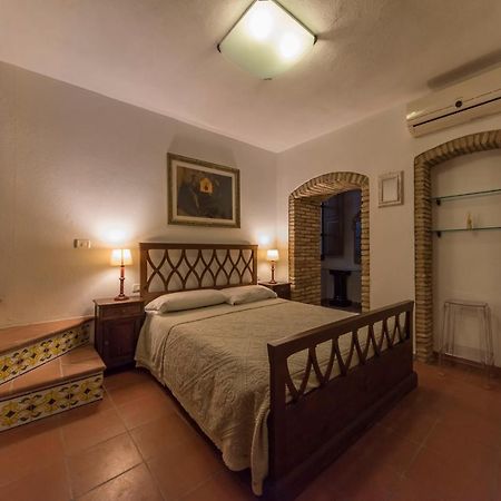 Relais Del Porto Hotel กาญารี ภายนอก รูปภาพ