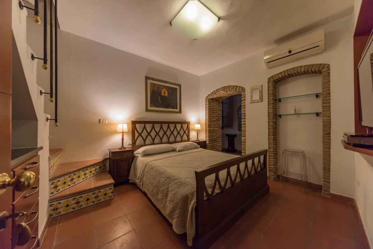 Relais Del Porto Hotel กาญารี ภายนอก รูปภาพ