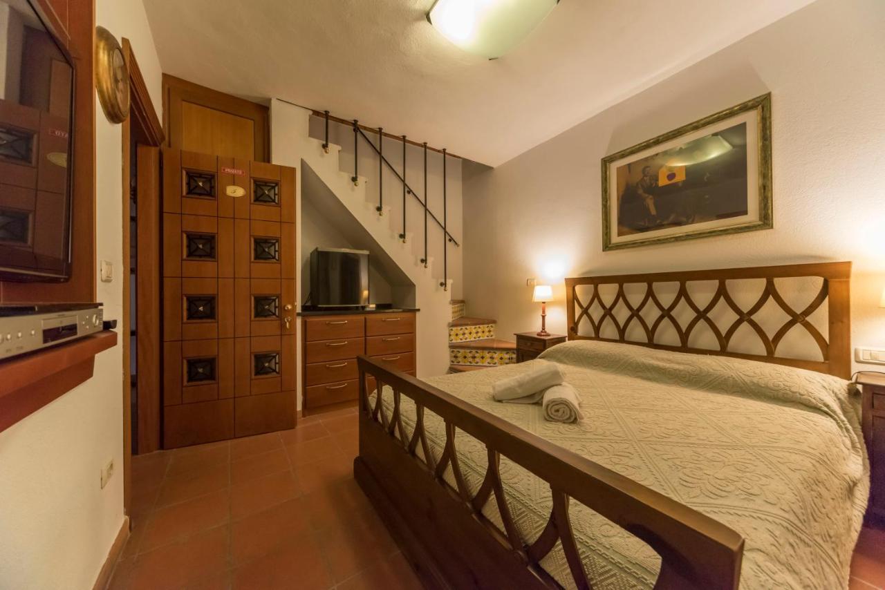 Relais Del Porto Hotel กาญารี ภายนอก รูปภาพ