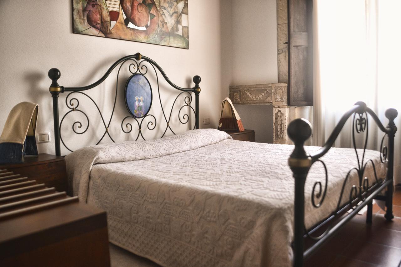 Relais Del Porto Hotel กาญารี ภายนอก รูปภาพ